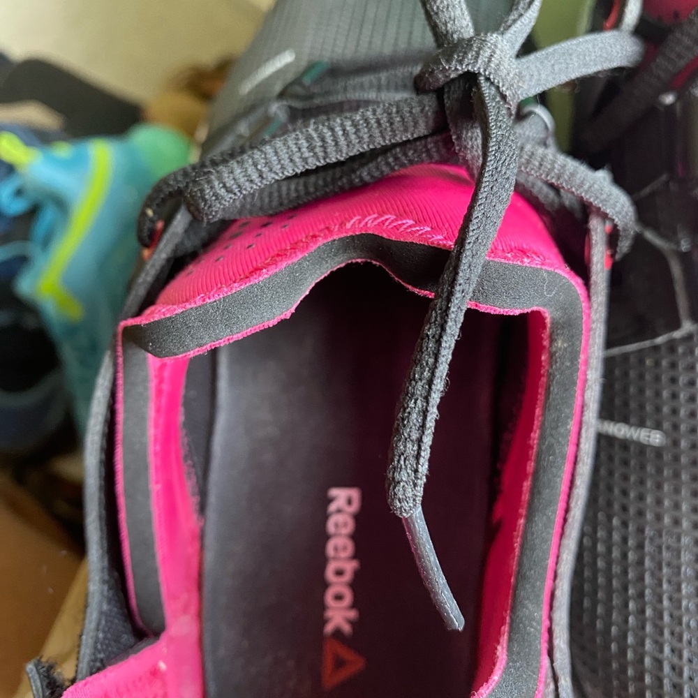 Black Reebok 8.5 - Picture 6 of 6